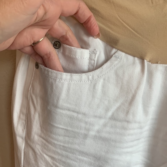 NWT Luxe Essential Denim Maternity White Jeans - Picture 2 of 7